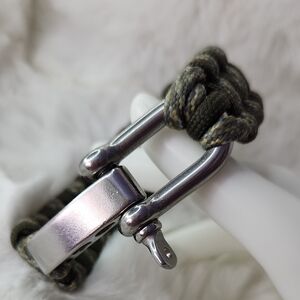 Men's Silver and Green Paracord Bracelet